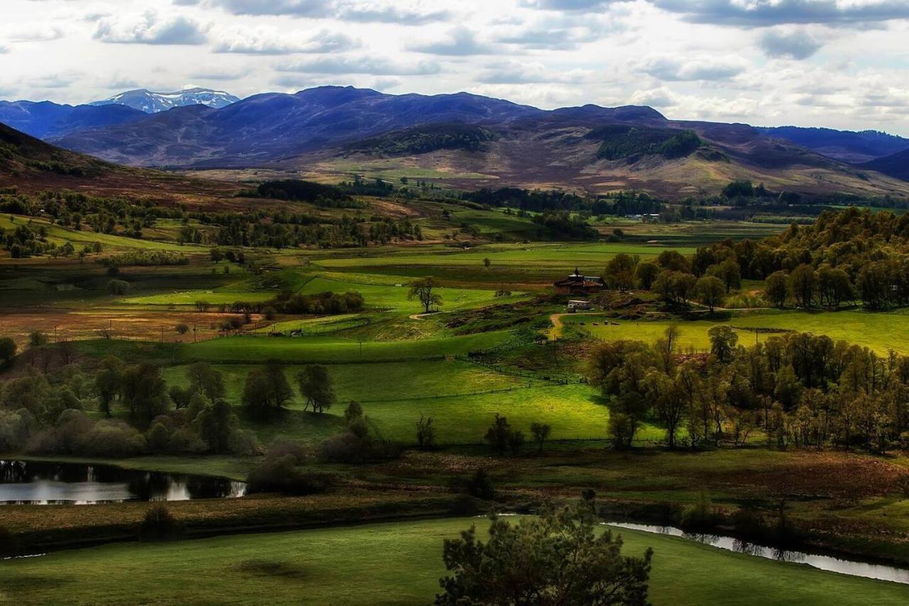 Vila Spectacular Mountain View Ecopod Newtonmore Exteriér fotografie